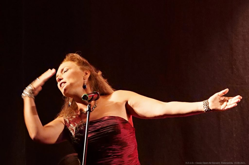 Gesangssolistin Carola Reichenbach (c)