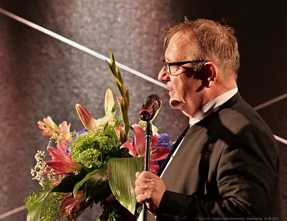 Dirigent Urs-Michael Theus