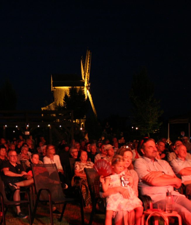 Besucher/innen des Classic Open Air 2021 in traumhafter Kulisse